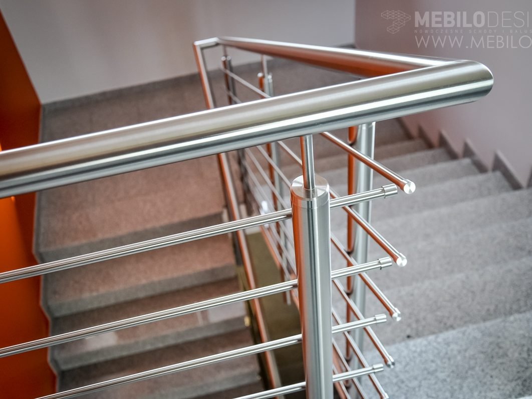 Balustrada balkonowa ze stali nierdzewnej — realizacja MEBILO